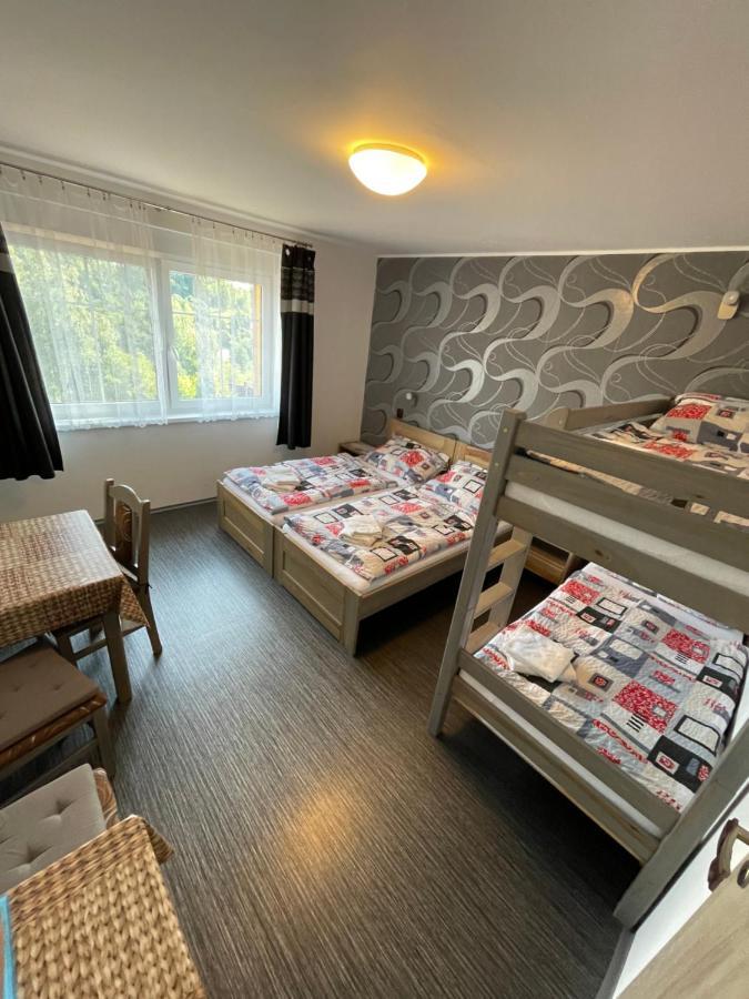 Ferienwohnung Maxovo Kralovstvi Rovensko pod Troskami Exterior foto