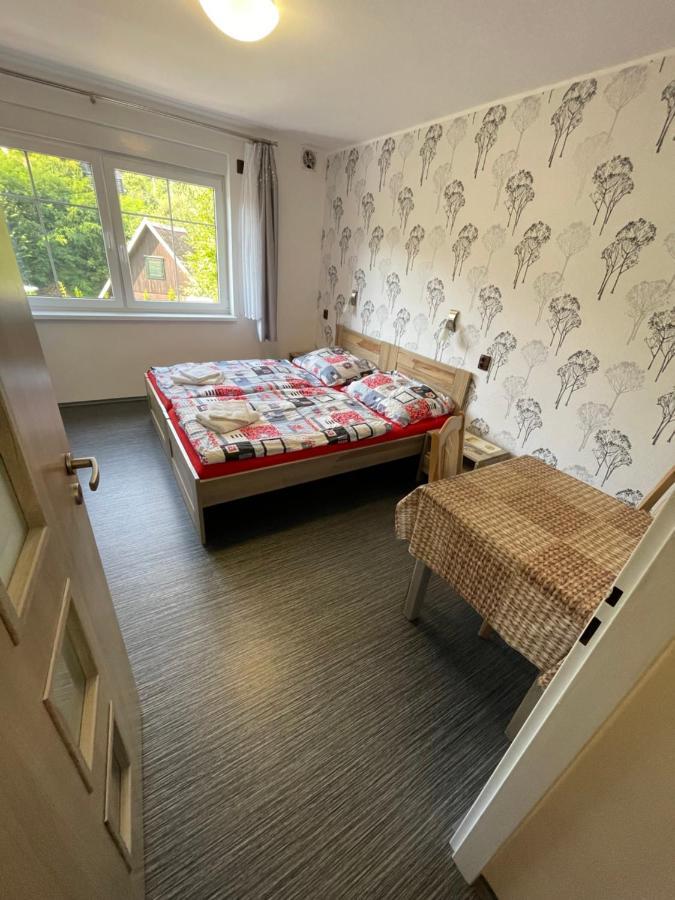 Ferienwohnung Maxovo Kralovstvi Rovensko pod Troskami Exterior foto