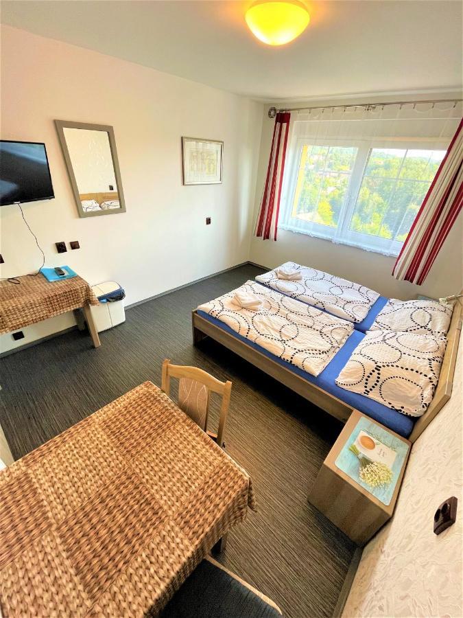 Ferienwohnung Maxovo Kralovstvi Rovensko pod Troskami Exterior foto