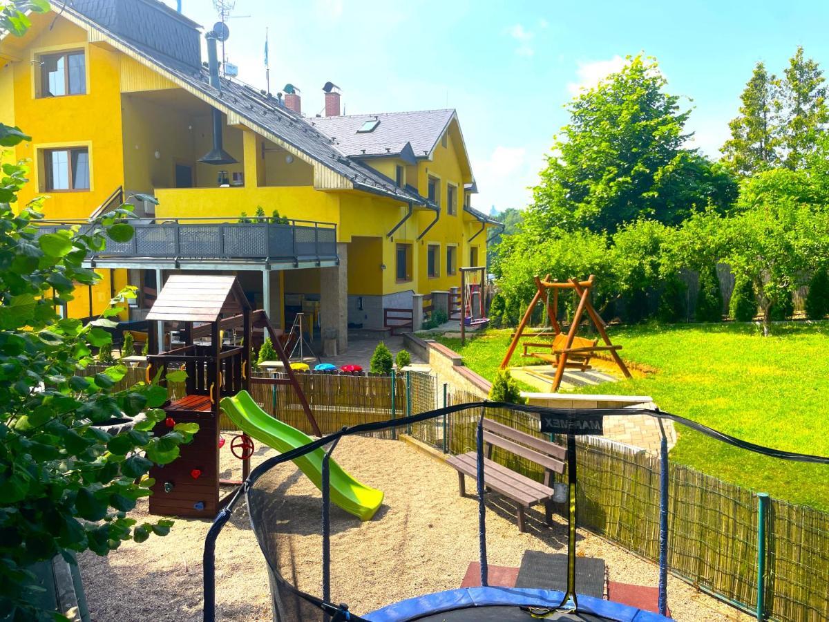 Ferienwohnung Maxovo Kralovstvi Rovensko pod Troskami Exterior foto