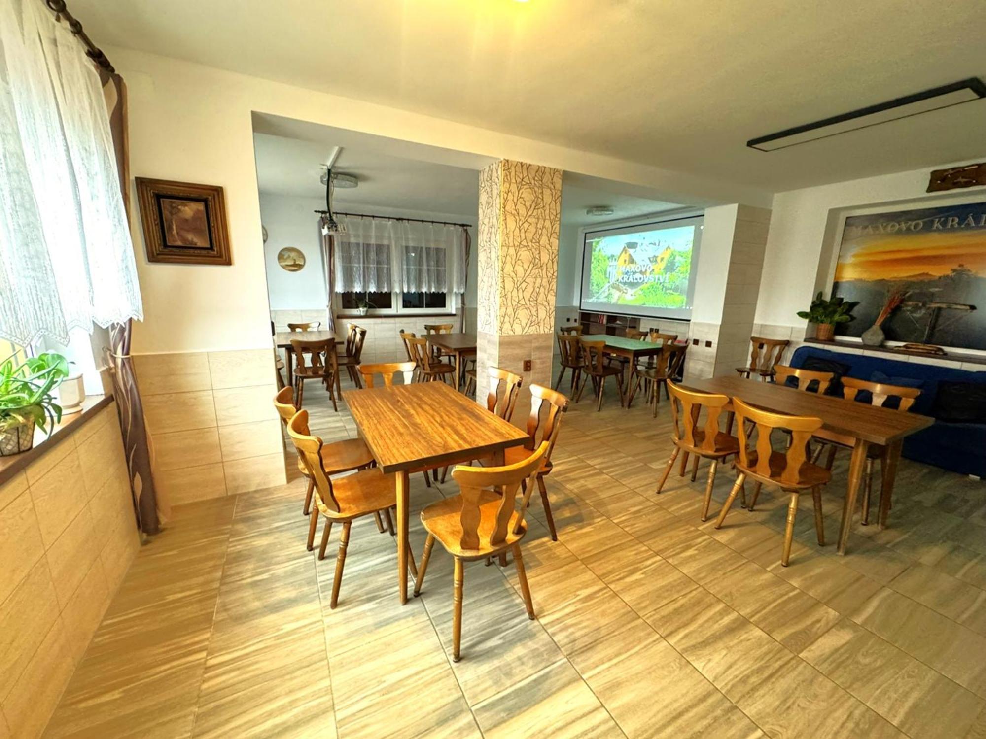 Ferienwohnung Maxovo Kralovstvi Rovensko pod Troskami Exterior foto