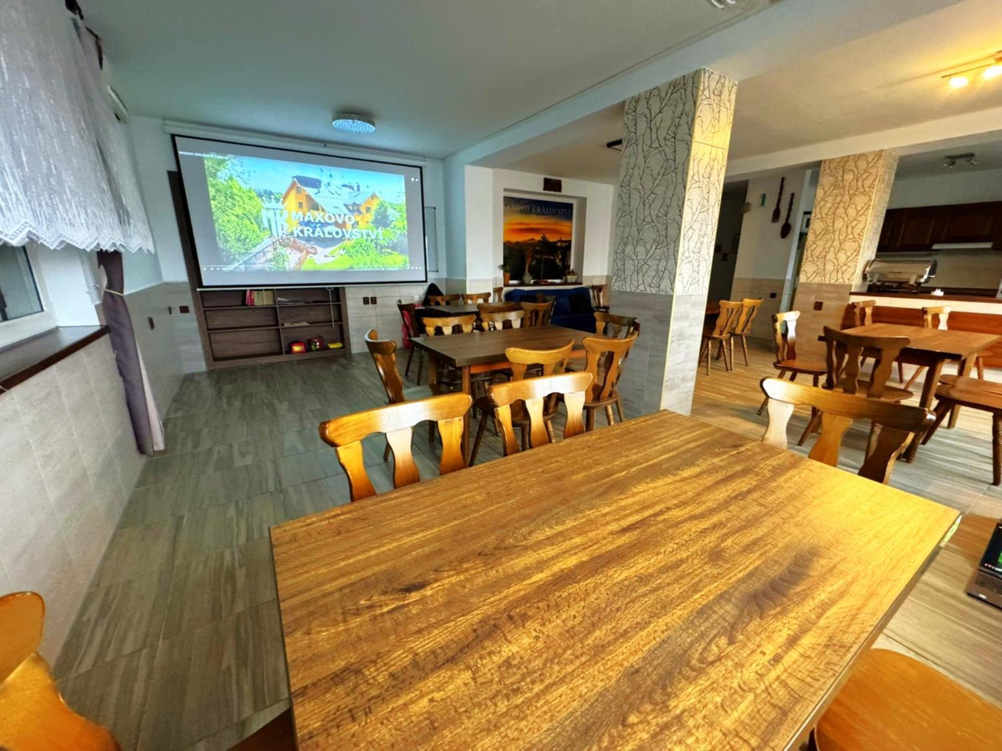 Ferienwohnung Maxovo Kralovstvi Rovensko pod Troskami Exterior foto
